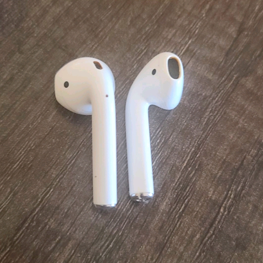 Apple - AirPods with Charging Case (used)
